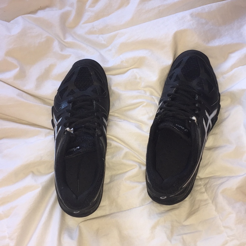 Volley ball shoes